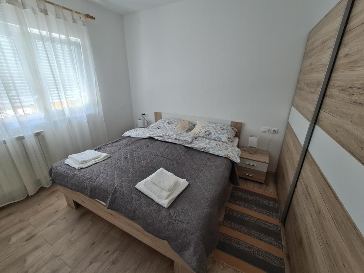 Simun Apartment คาร์โลวัตส์ ภายนอก รูปภาพ