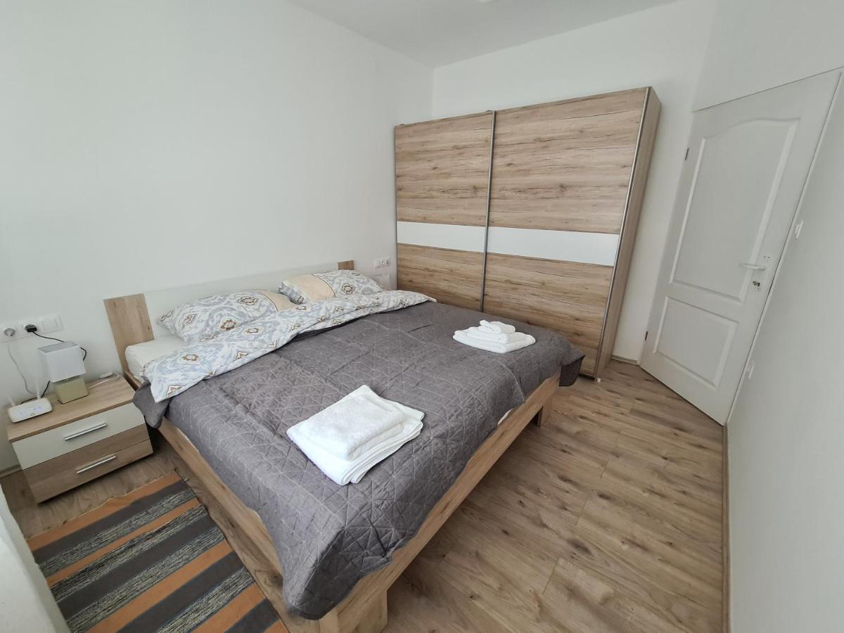 Simun Apartment คาร์โลวัตส์ ภายนอก รูปภาพ